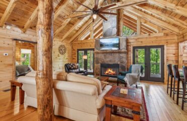 Julia Krusac | The Mountain Team Real Estate Team | RE/MAX Town & Country