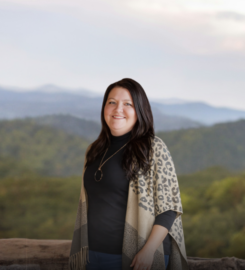 Amy Klassen | The Mountain Team | RE/MAX Town & Country